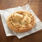 ホワイトチョコレートマカダミアクッキー.jpg